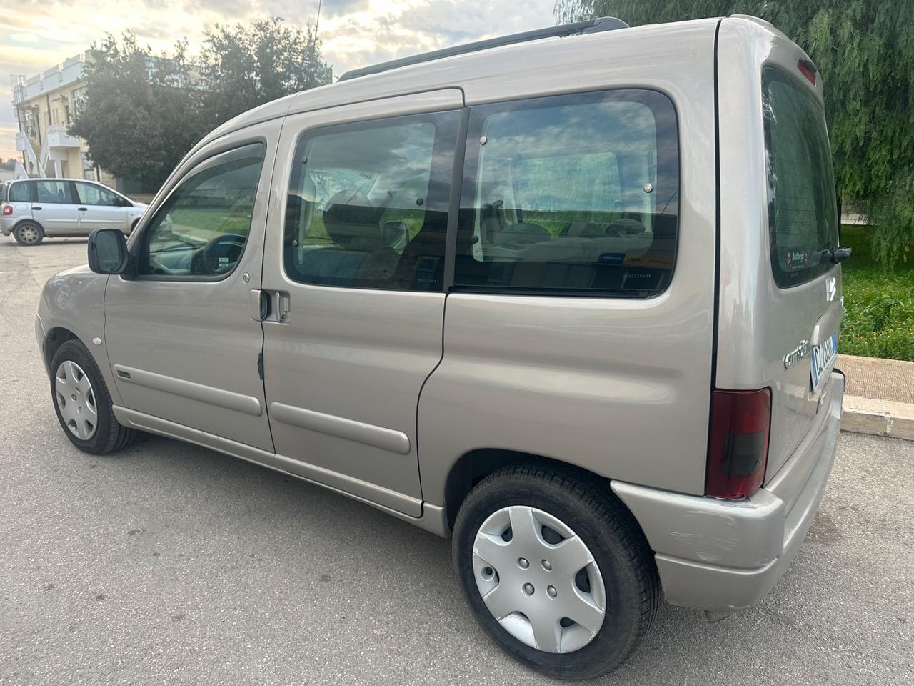 Citroen BERLINGO 2.0 HDI 5 POSTI - TETTO