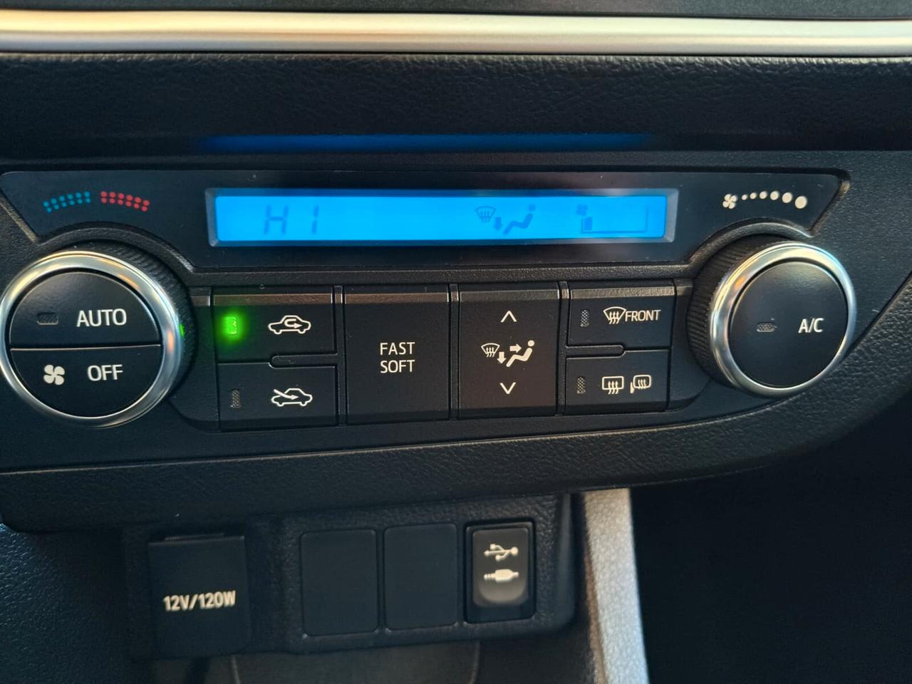 Toyota Auris 1.4 D-4D Lounge