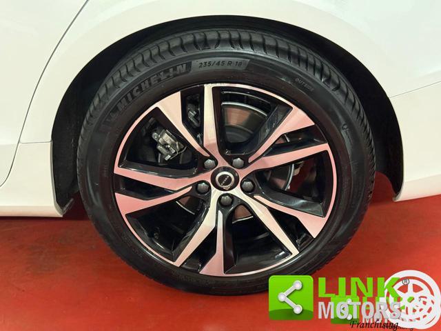 VOLVO V60 B4 (d) aut Ultimate Dark IVA ESP. GARANZIA 24