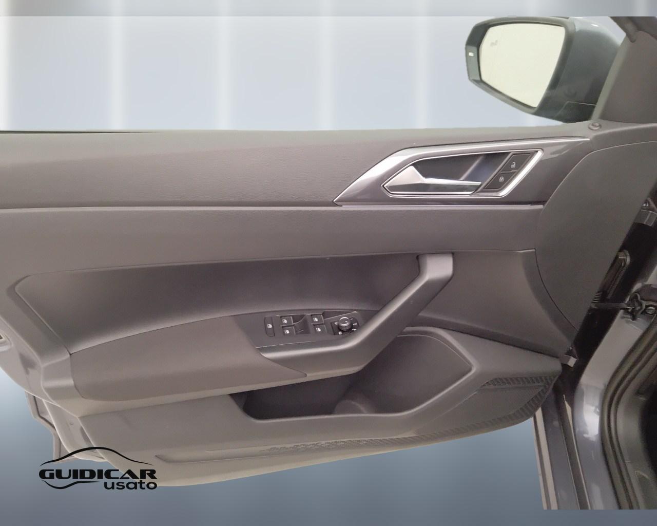 VOLKSWAGEN Polo VI 2022 - Polo 1.0 tsi Style 95cv