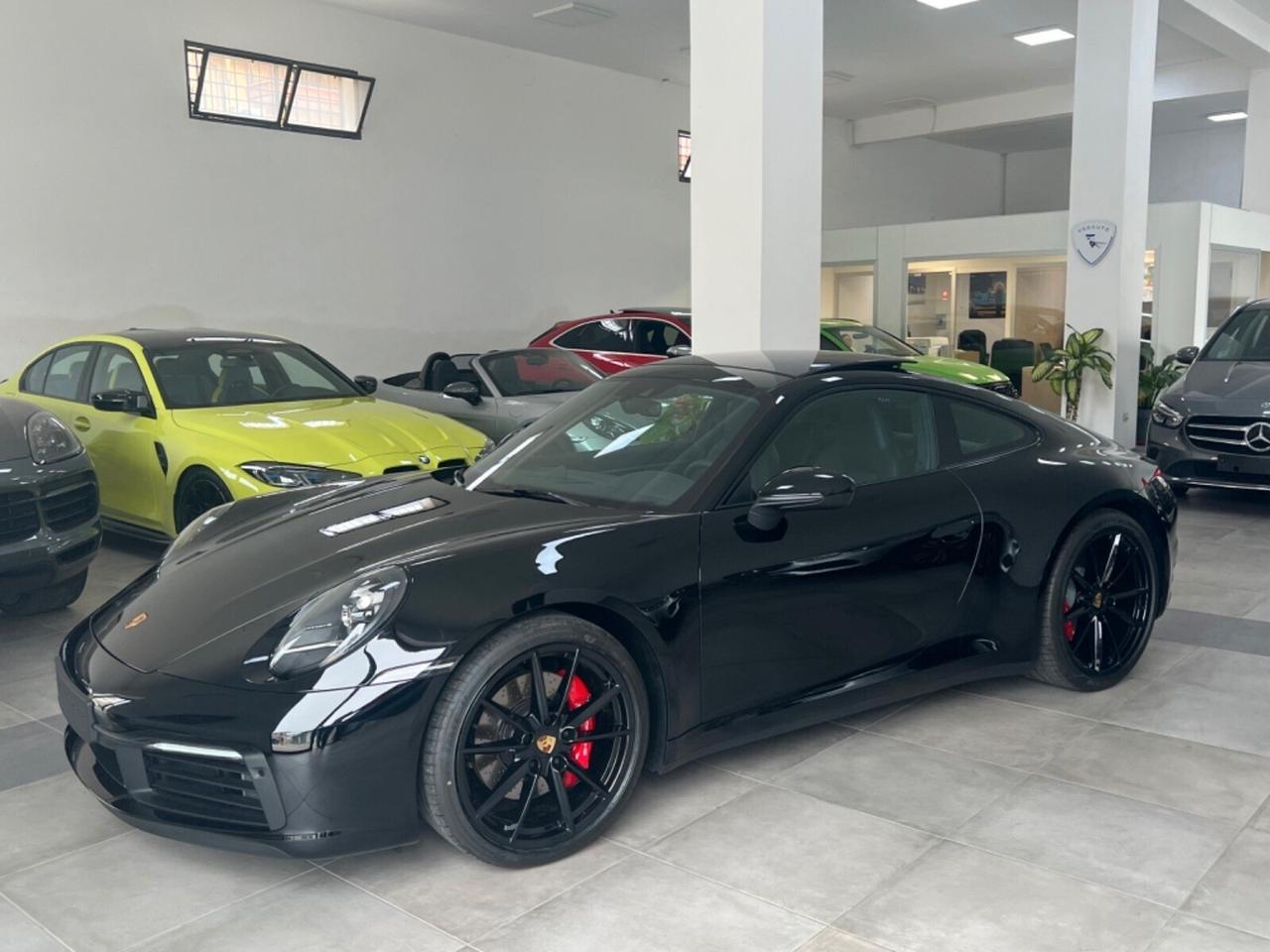 Porsche 992 Carrera 4S possibilità noleggio no scoring