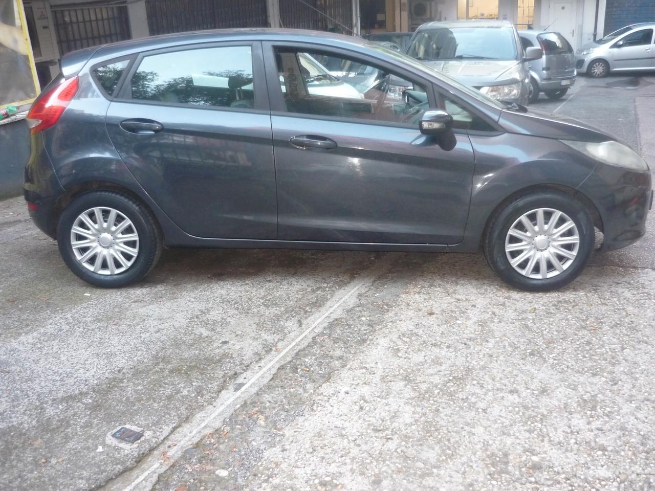Ford Fiesta 1.4 5 porte Bz.- GPL Titanium
