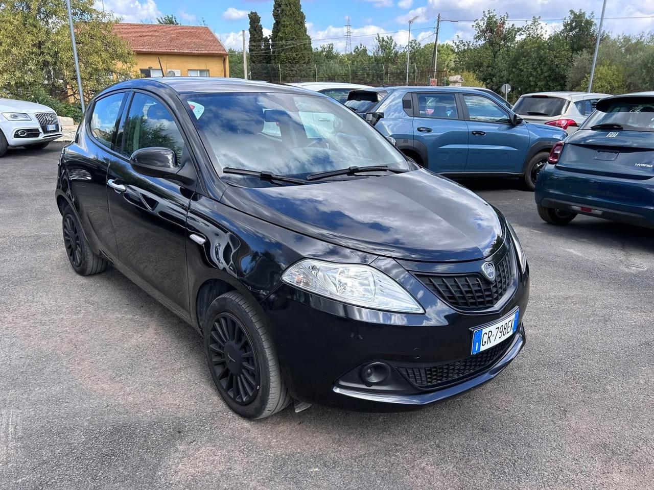 Lancia Ypsilon 1.0 FireFly 5 porte S&S Hybrid UnYca