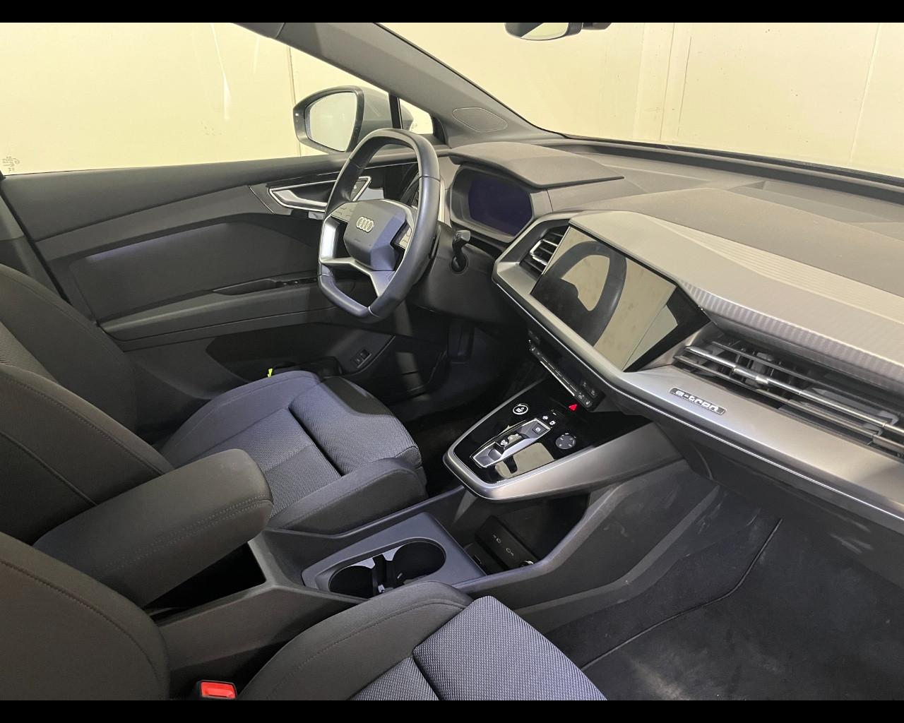 AUDI Q4 45 E-TRON BUSINESS ADVANCED