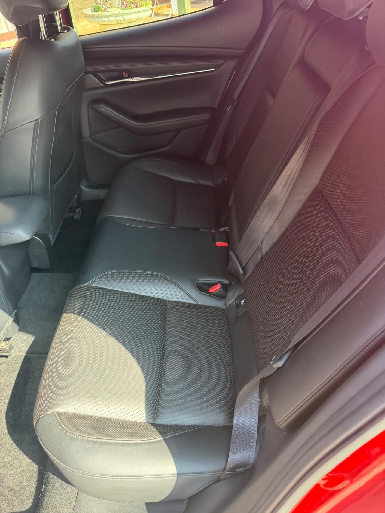 Mazda 3 2.0L e-Skyactiv-G M Hybrid Exclusive neopatentati