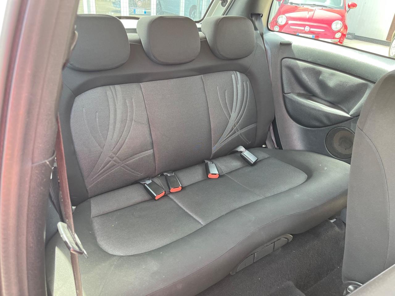 Lancia Ypsilon 1.2 69 CV Unyca