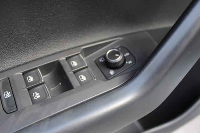 VOLKSWAGEN Taigo 1.0 TSI 115 CV R-Line-KM0 TETTO APRIBILE