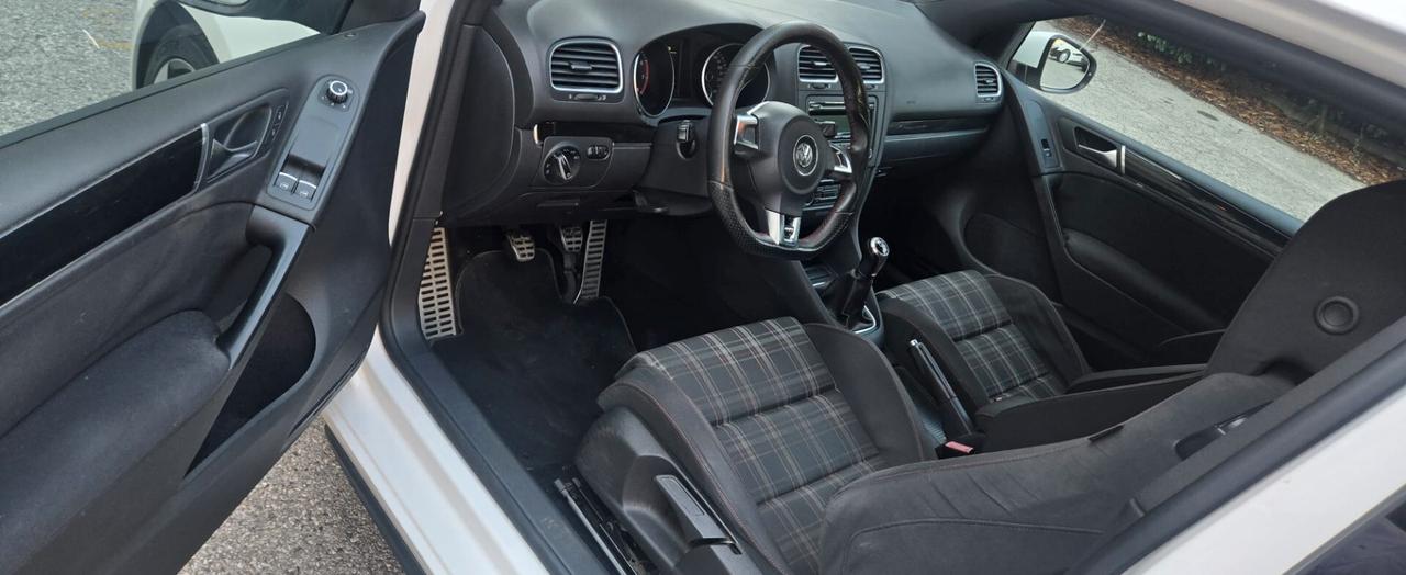 Volkswagen Golf 2.0 TSI 3p. GTI