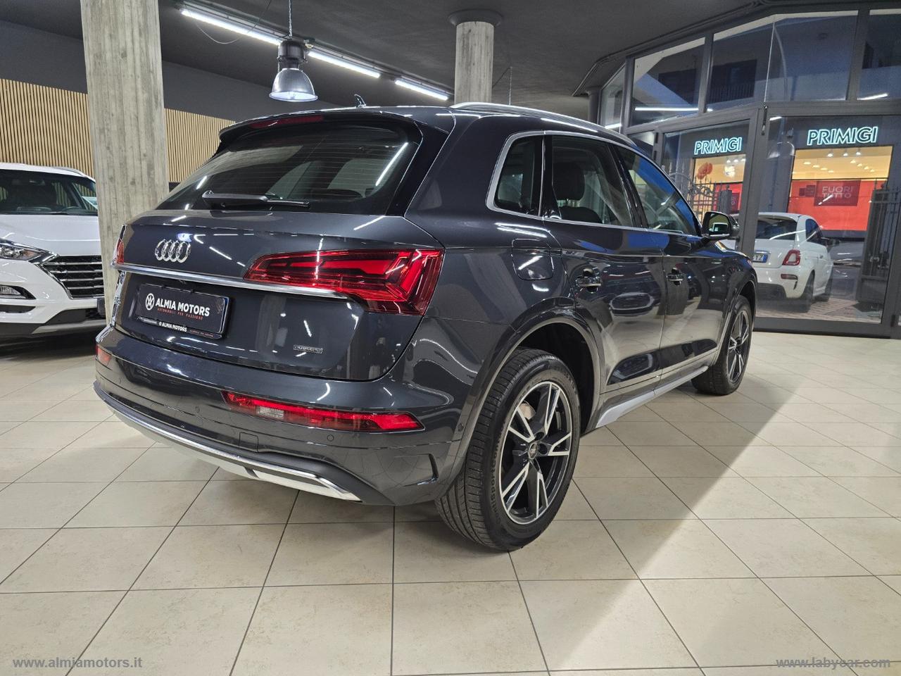 AUDI Q5 40 TFSI quattro S tronic Business Adv