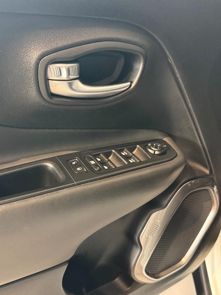 Renegade 1.6 mjt Limited fwd 120cv App conn 17" Neopat