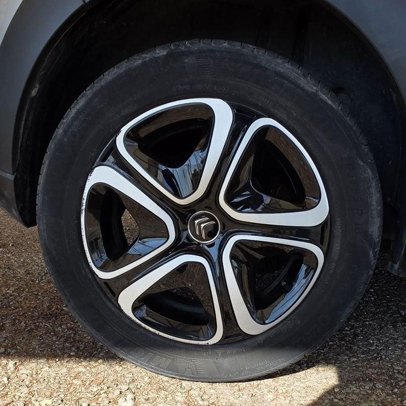 Citroën C3 C3 1.2 puretech Shine s&s 83cv neopatentati