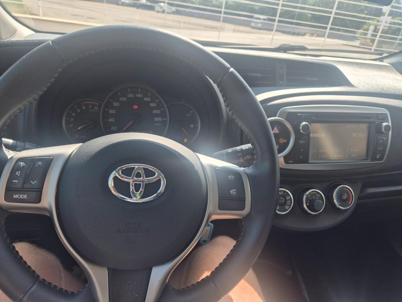 Toyota Yaris 1.0 5 porte Active