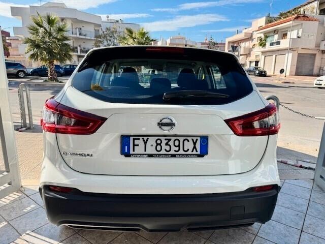 Nissan Qashqai 1.5 dCi 115 CV Business NAVI RETROCAMERA-1 PROPR.