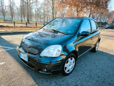Toyota Yaris 1.0i 16V cat 5 porte Sol