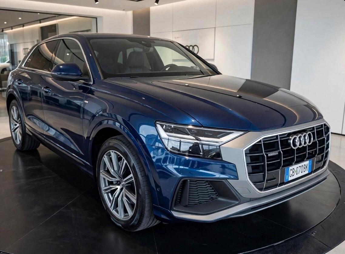 Audi Q8 50 TDI 231CV quattro S line