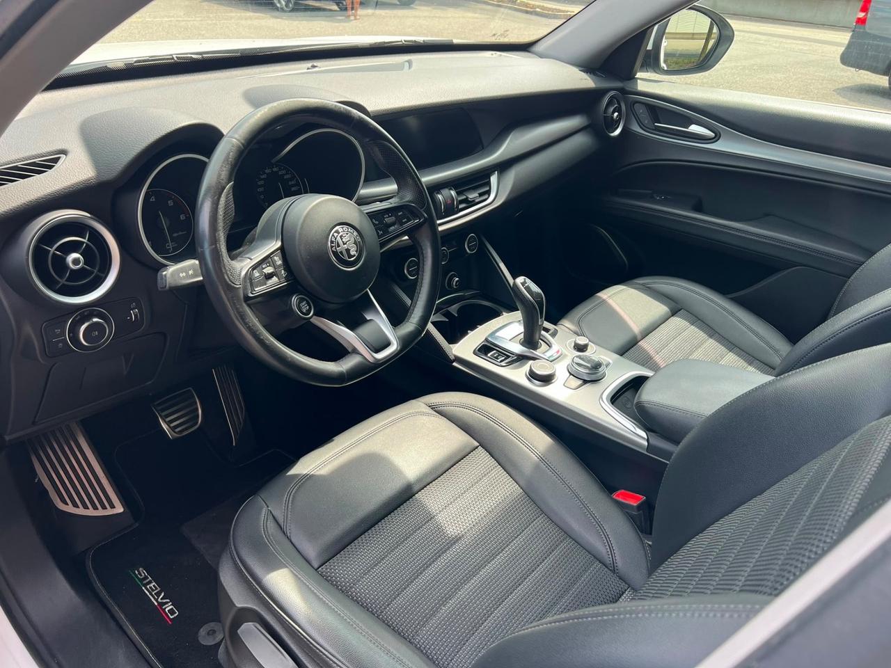 Alfa Romeo Stelvio 2.2 190cavalli q4