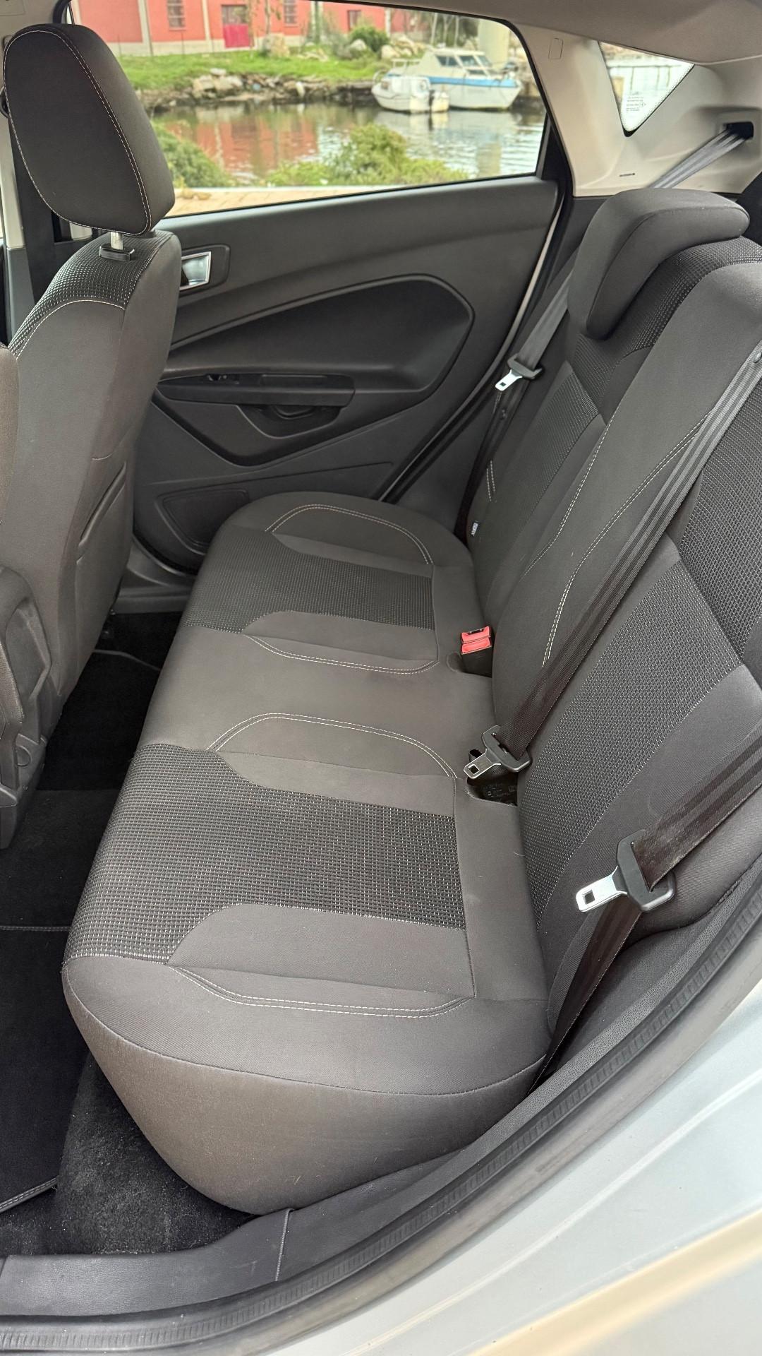 Ford Fiesta 1.5 TDCi 75CV 5 porte Titanium