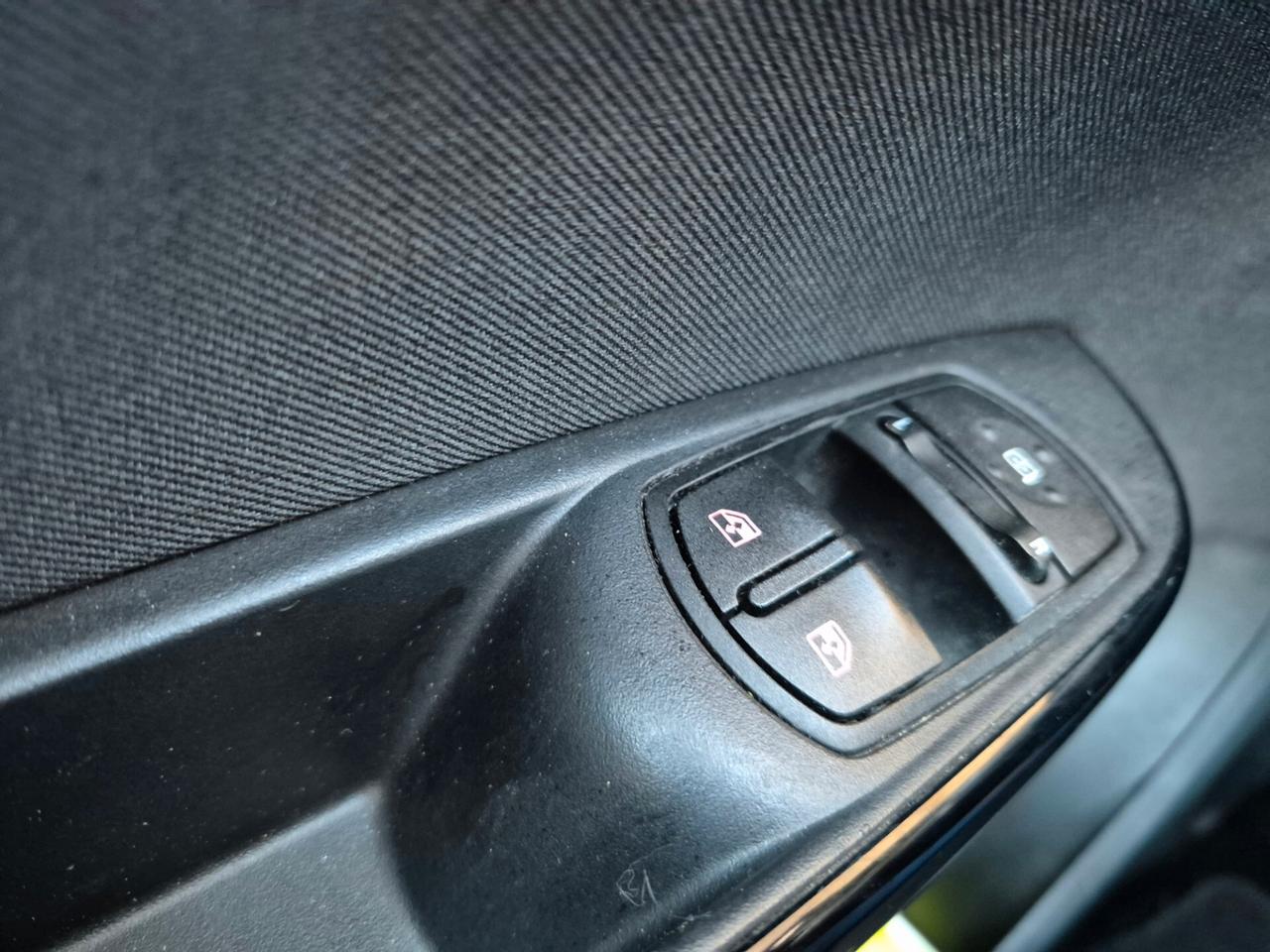 Opel Corsa 1.4 90CV GPL Tech 5 porte Advance