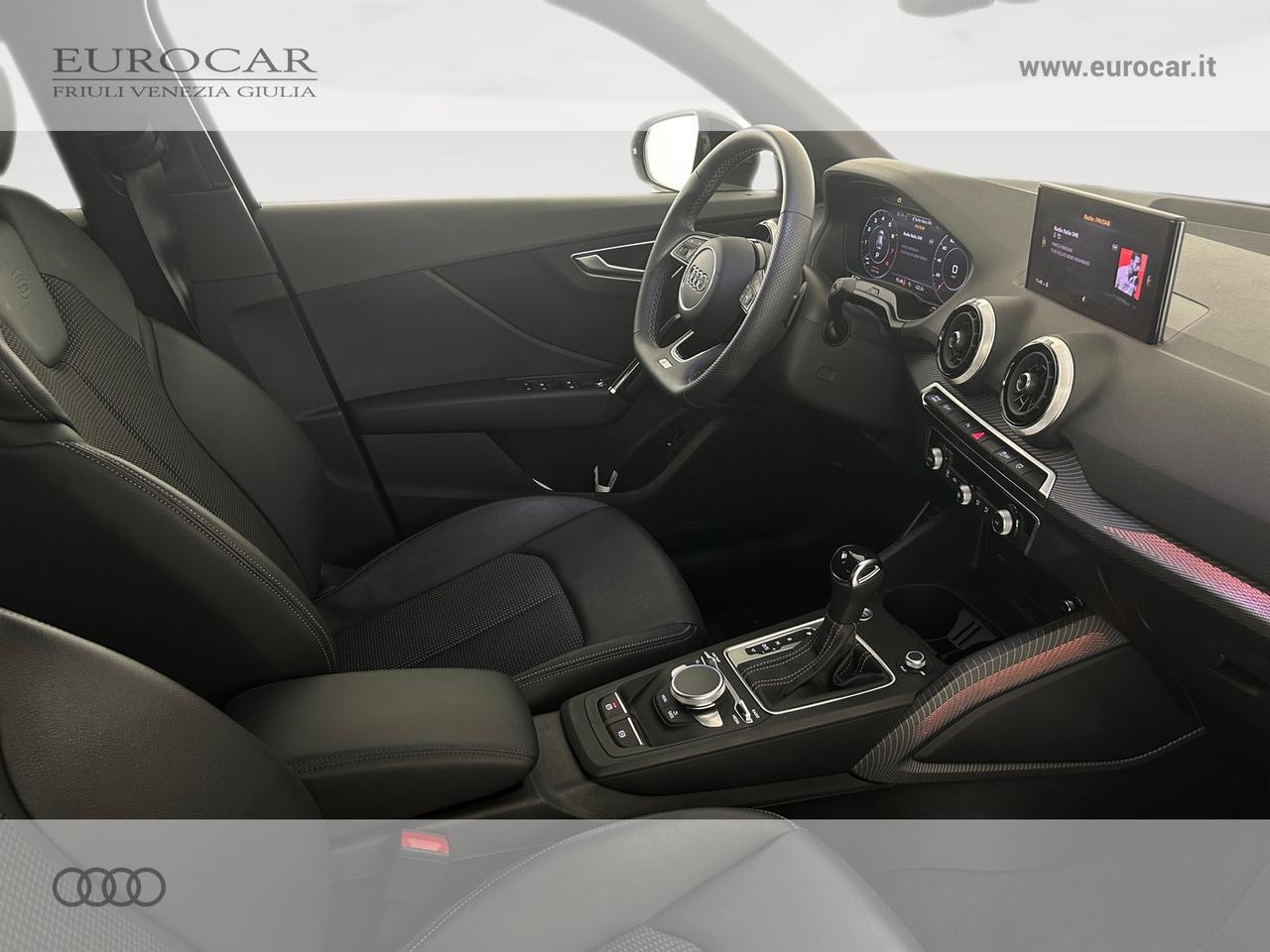 Audi Q2 35 1.5 tfsi identity black s-tronic