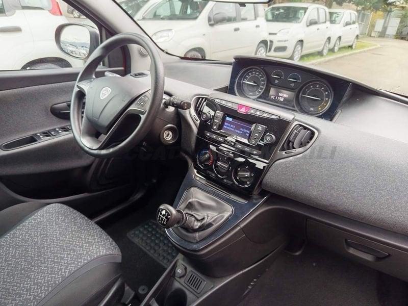 Lancia Ypsilon Ypsilon 1.0 firefly hybrid Silver s&s 70cv