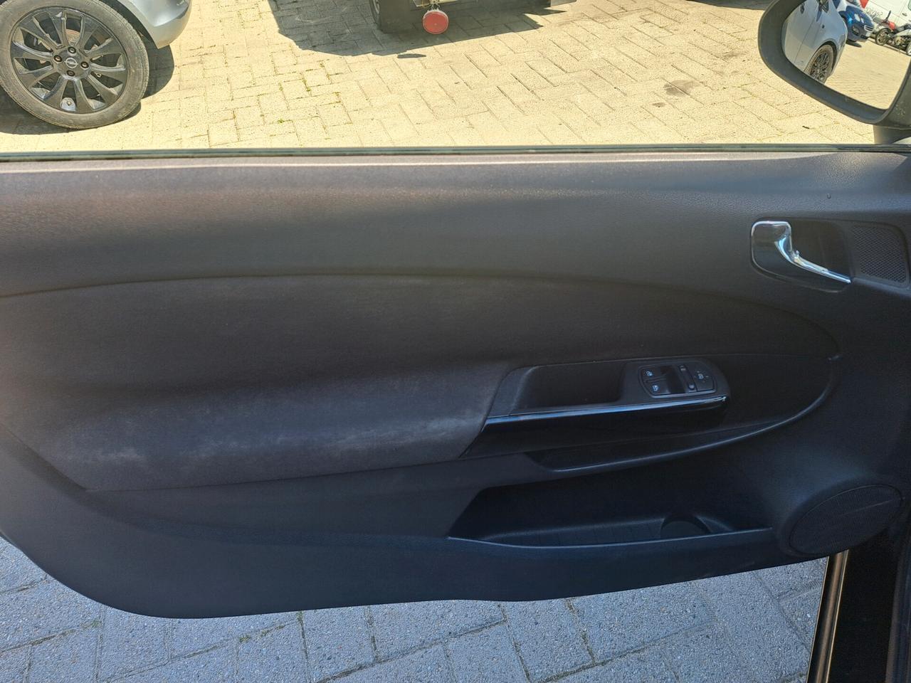 Opel Corsa 1.2 BENZ ,3P/OK NEOPATENTATI