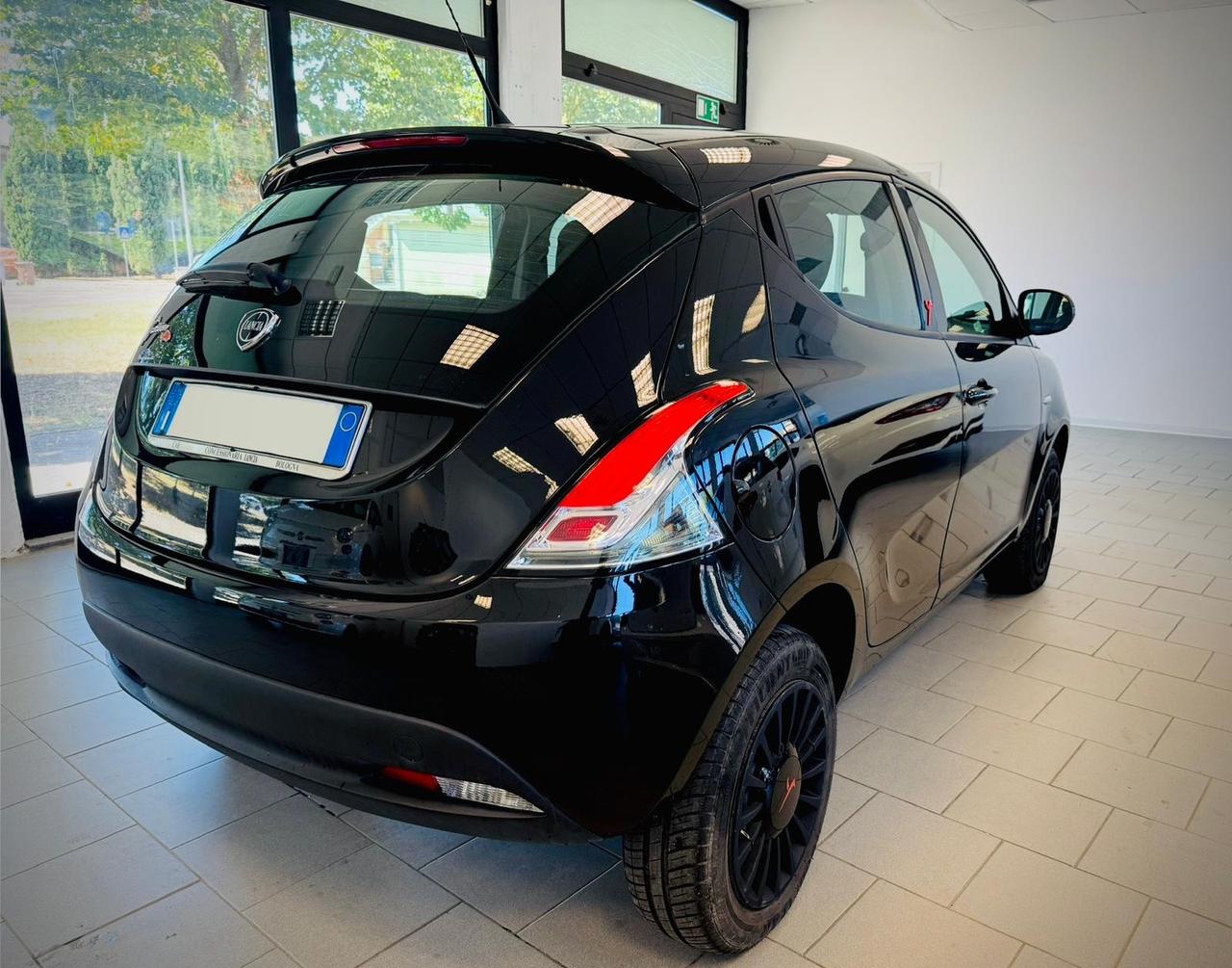 Lancia Ypsilon 0.9 TwinAir 85 CV 5 porte Metano Ecochic Gold