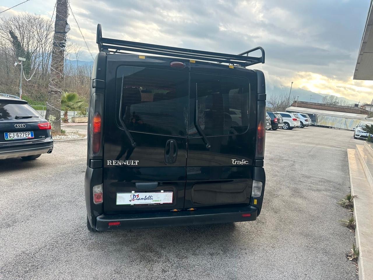 Renault Trafic T27 1.9 dCi/90 PC-TN Passenger Luxe NEOPATENTATI 9 POSTI
