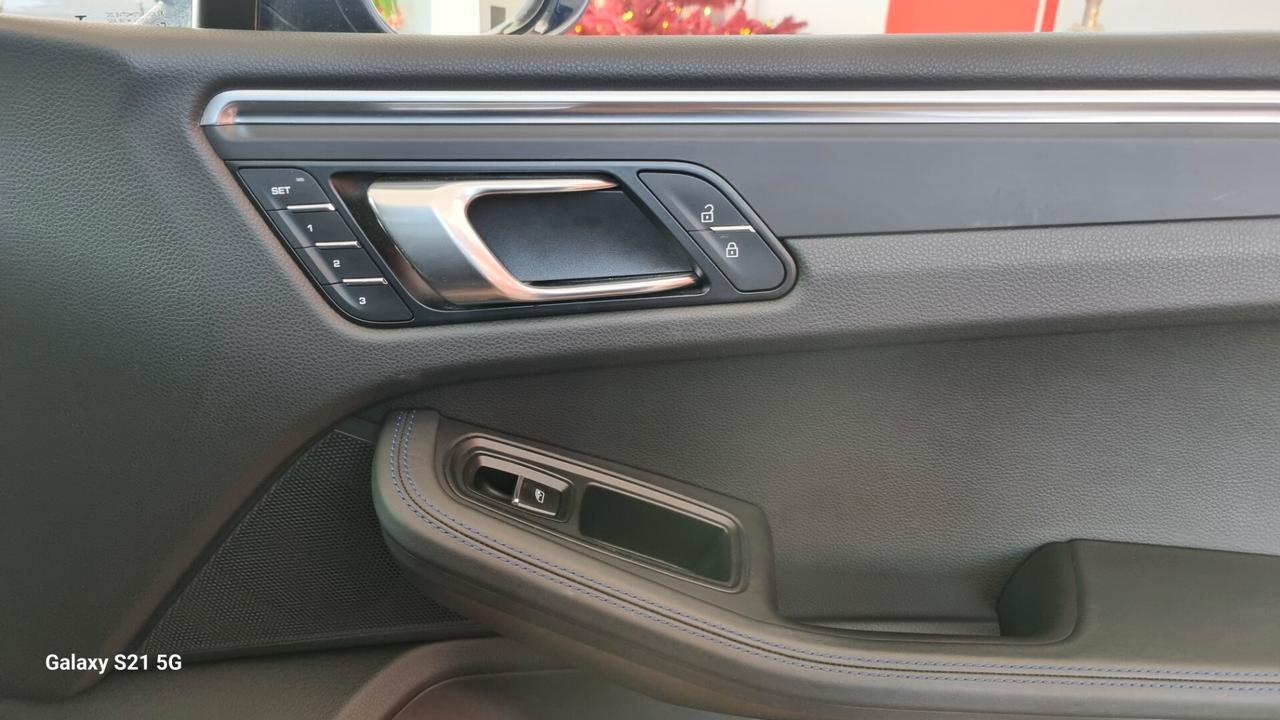 Porsche Macan 2.0 T Tetto Scarichi Spot. Sospensioni Radar