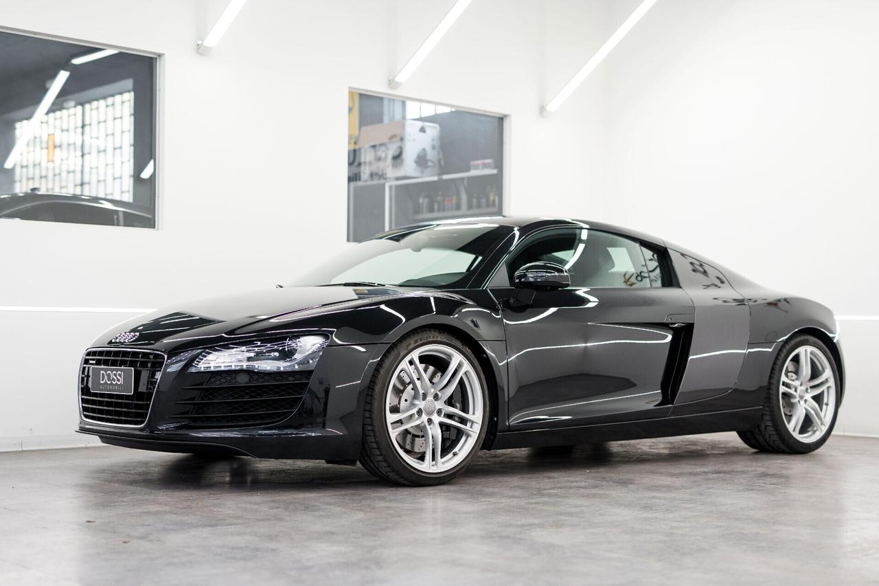 Audi R8 4.2 V8 FSI quattro R tronic IVA ESPOSTA