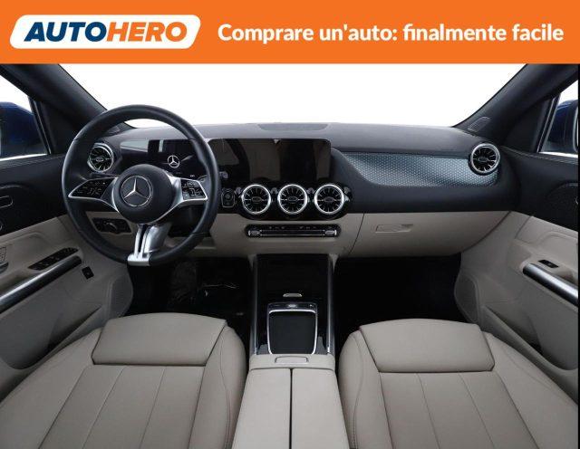 MERCEDES-BENZ GLA 180 Automatic Progressive Advanced