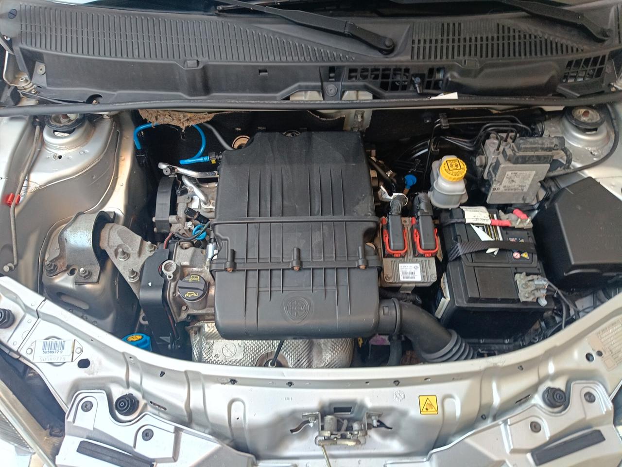 LANCIA YPSILON 1.2 DIVA-NEOPATENTATI-Euro 4790-