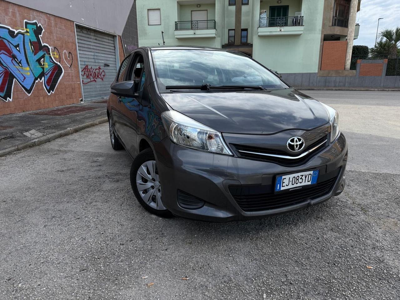 Toyota Yaris 1.0 5 porte