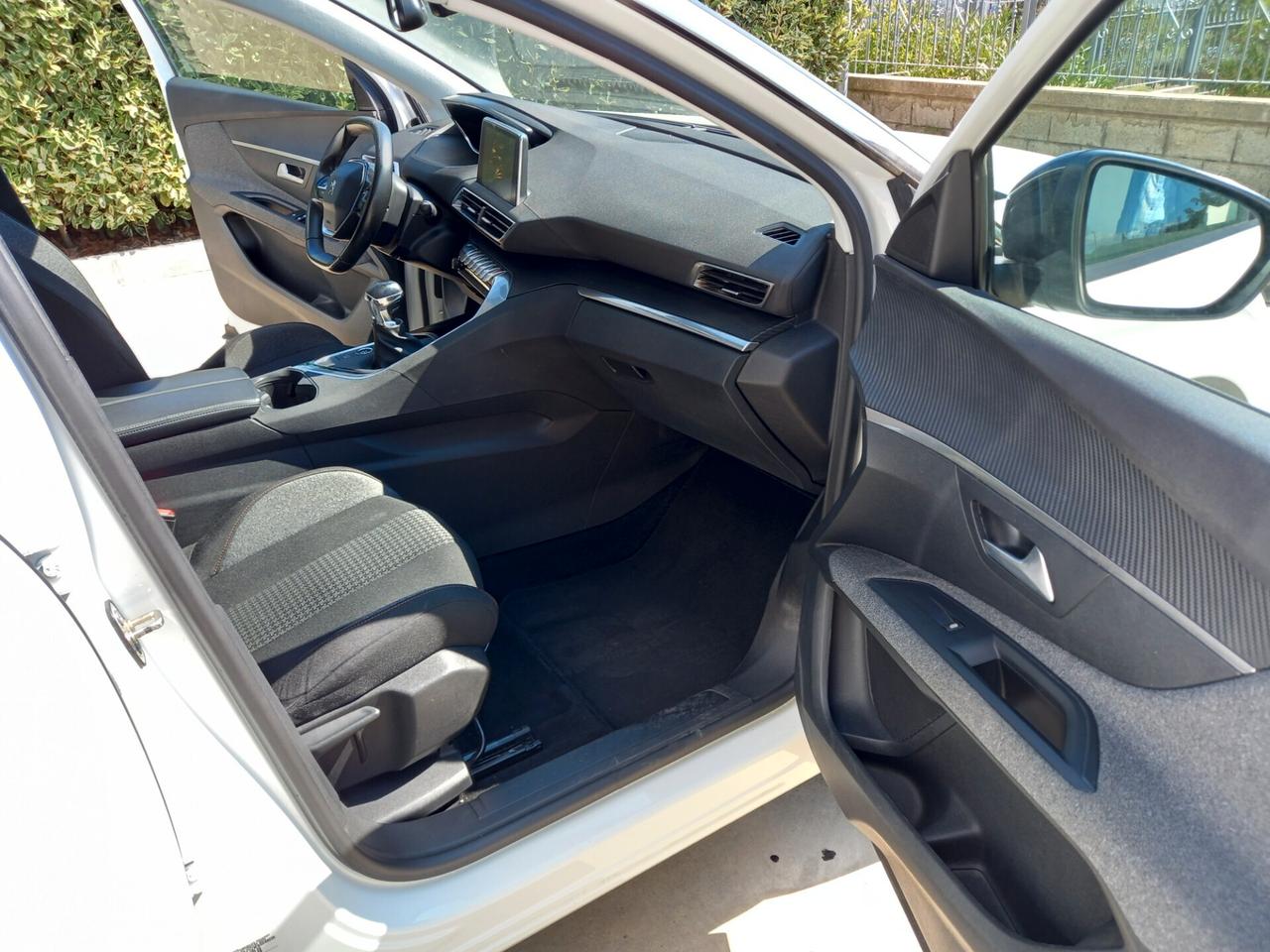 Peugeot 3008 BlueHDi 130 S&S 2022
