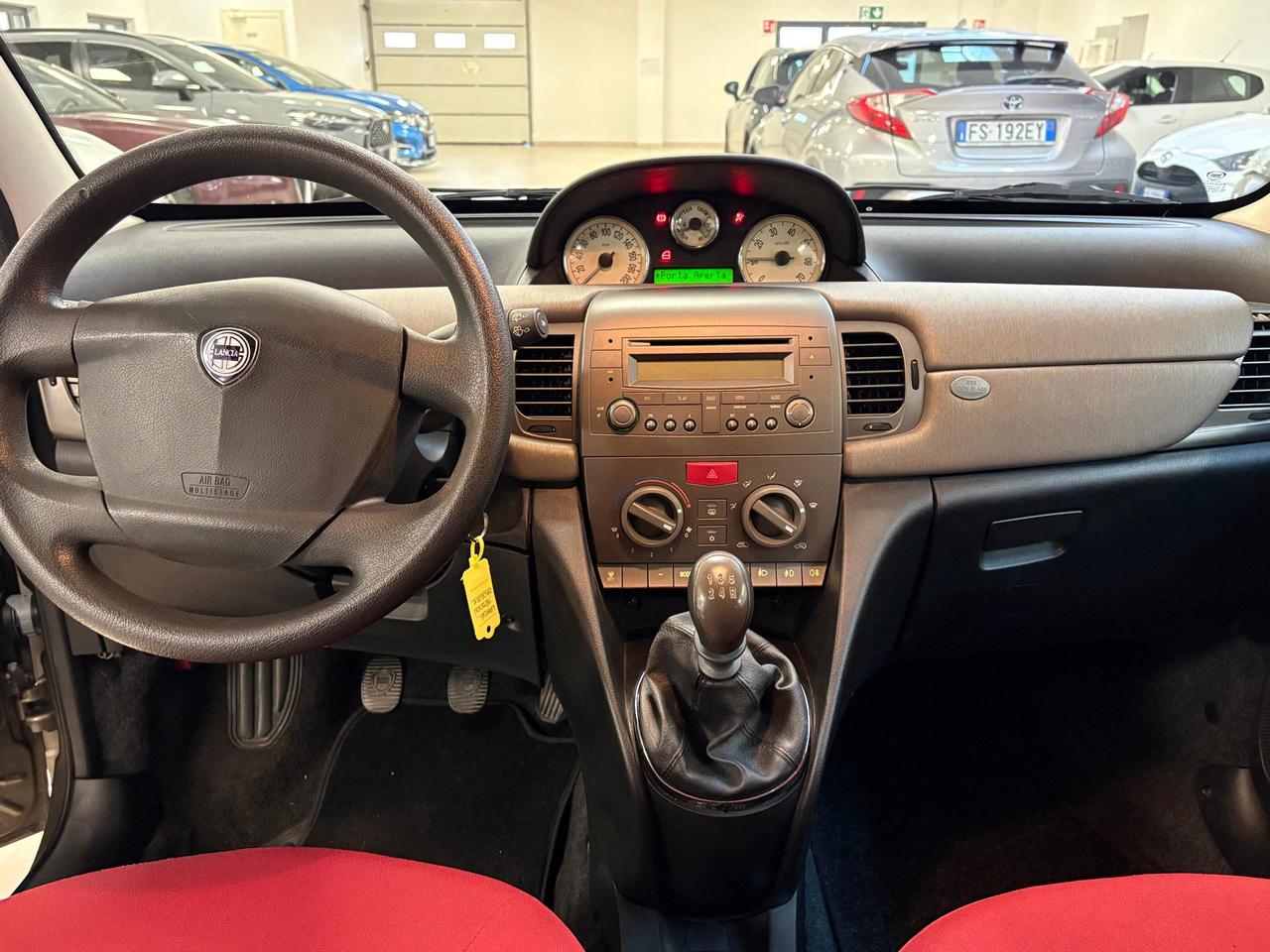 Lancia Ypsilon 1.2 16v Oro