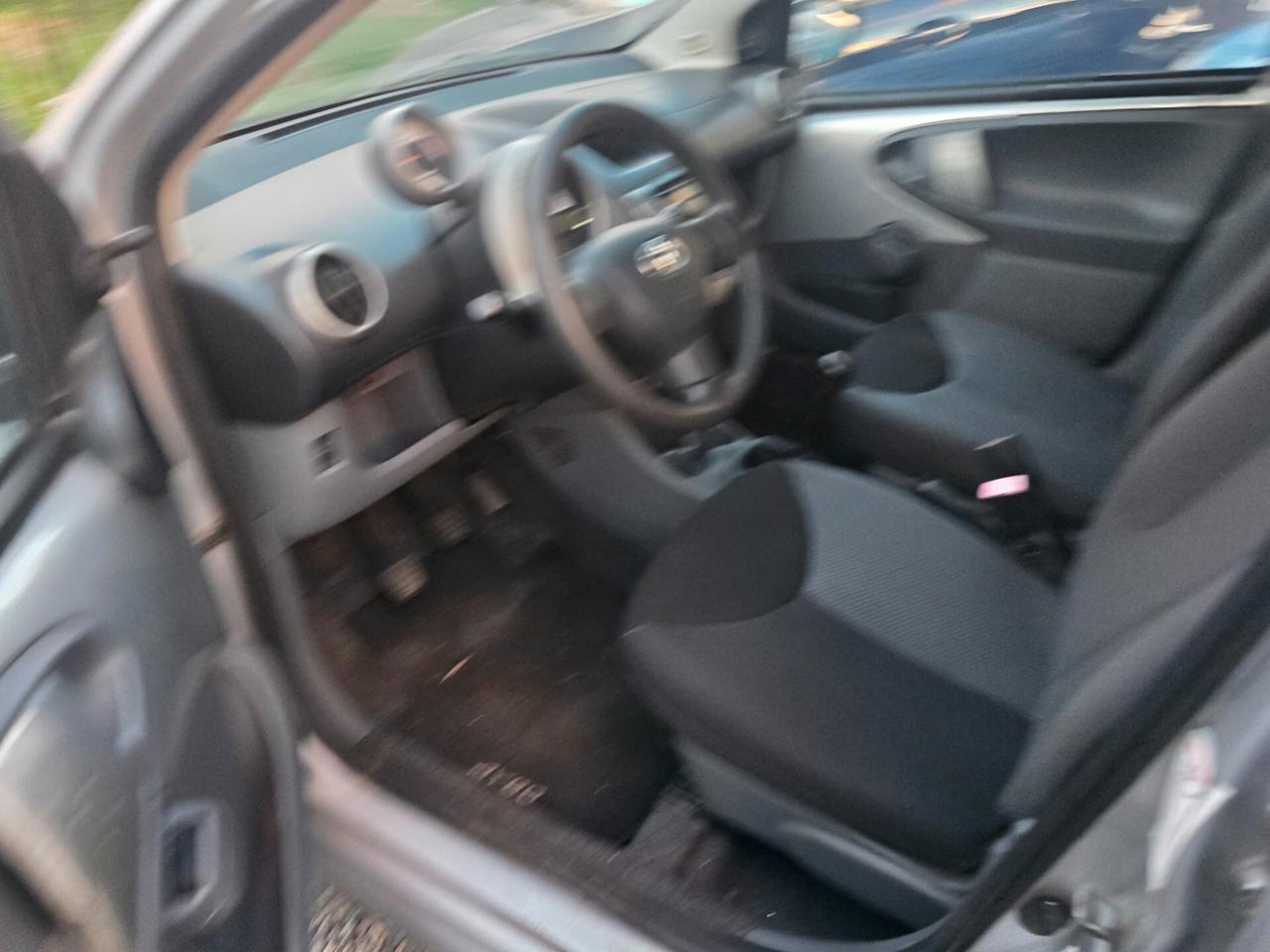 Toyota Aygo 1.0 12V VVT-i 5 porte Sol