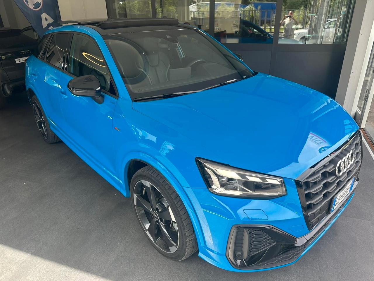 Audi Q2 35 TDI S tronic Identity Black