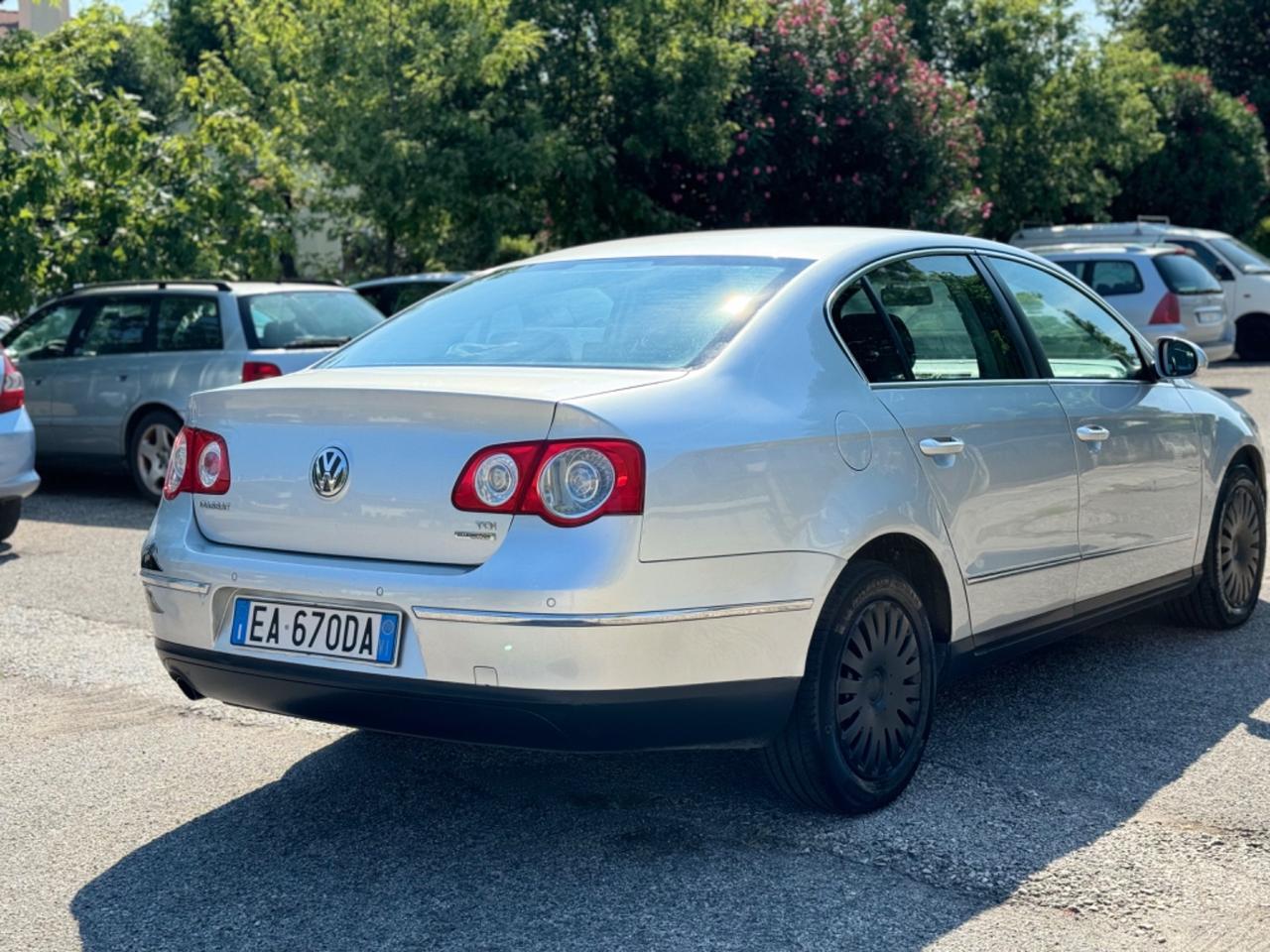 Volkswagen Passat 1.6 TDI DPF Comf. BlueM. Tech.