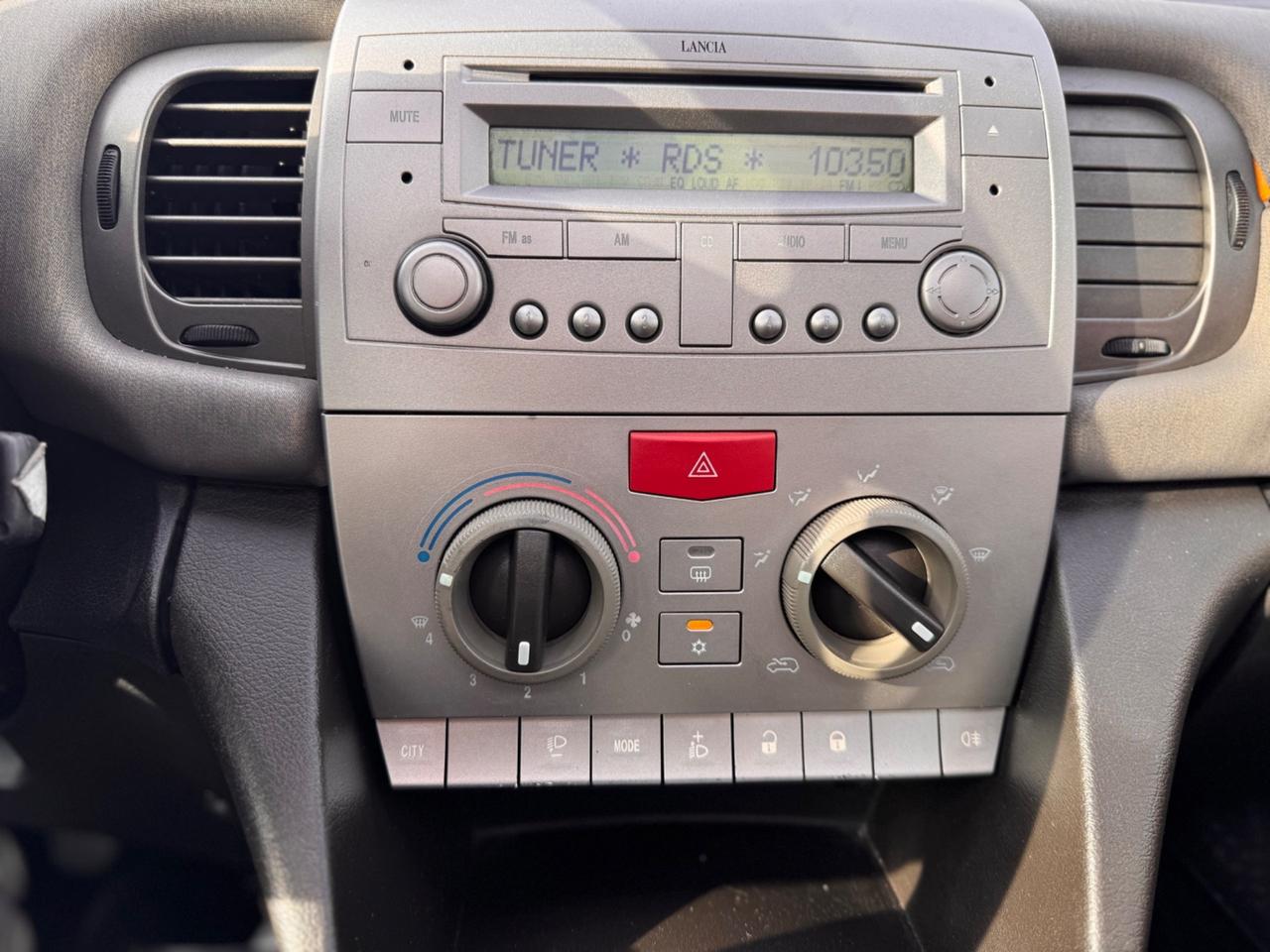 Lancia Ypsilon 1.3 MJT “TETTO APRIBILE”