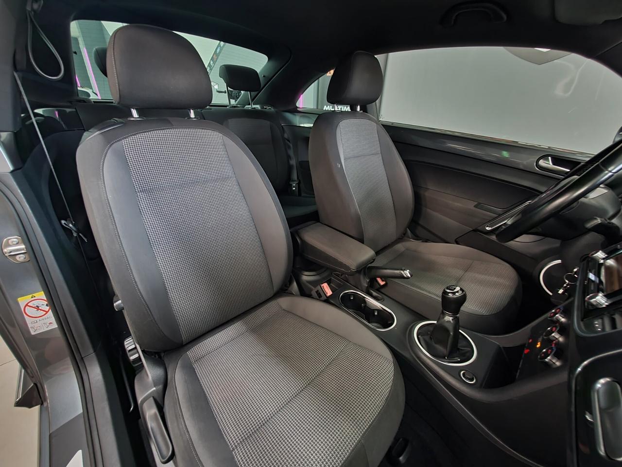 Volkswagen Maggiolino 1.6 TDI 105cv Design 2012
