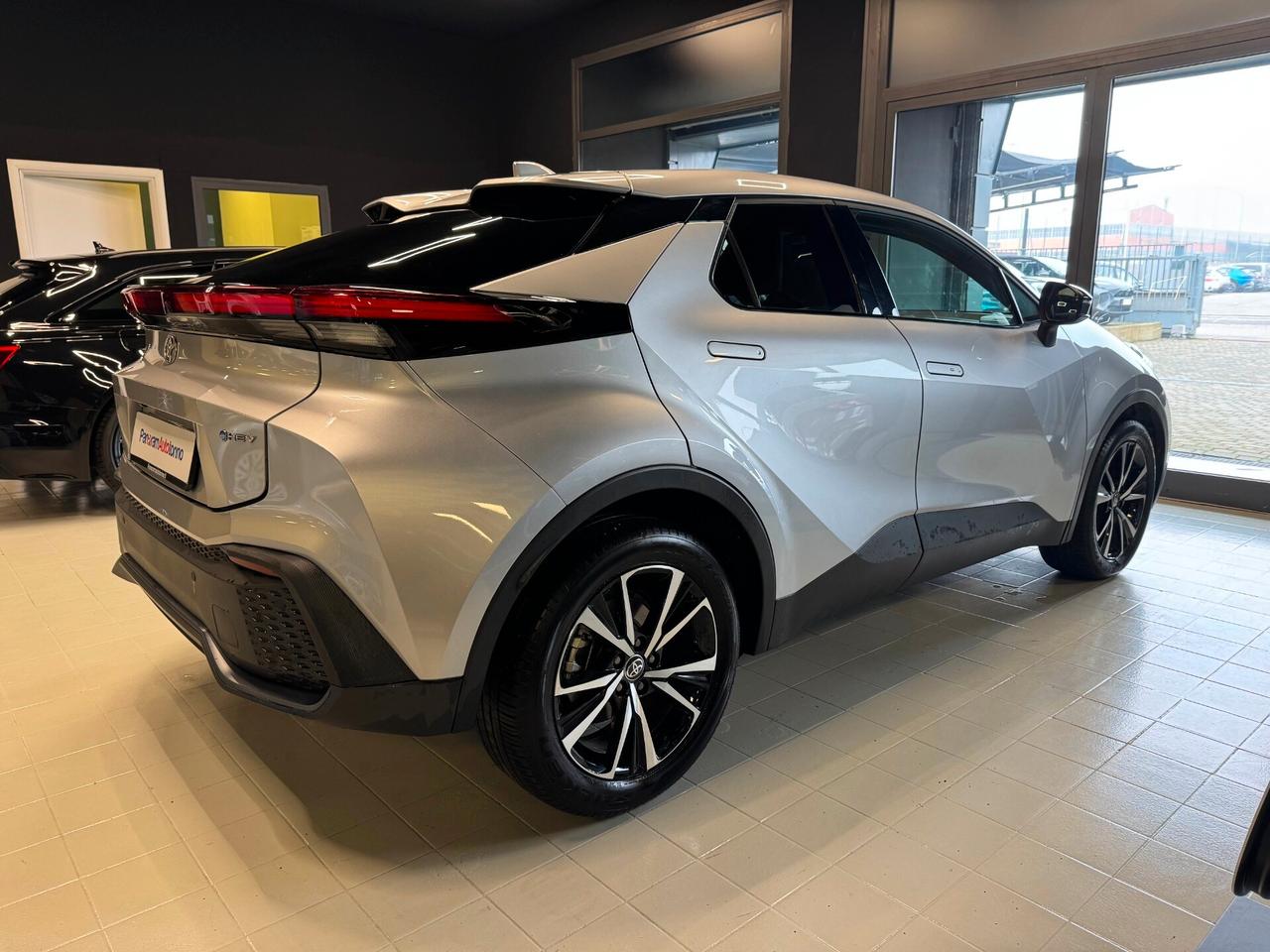 TOYOTA C-HR (2023-->) C-HR 1.8 HV Trend