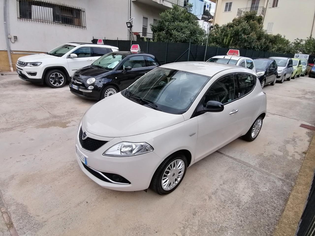 Lancia Ypsilon 1.2 69 CV 5 porte Gold