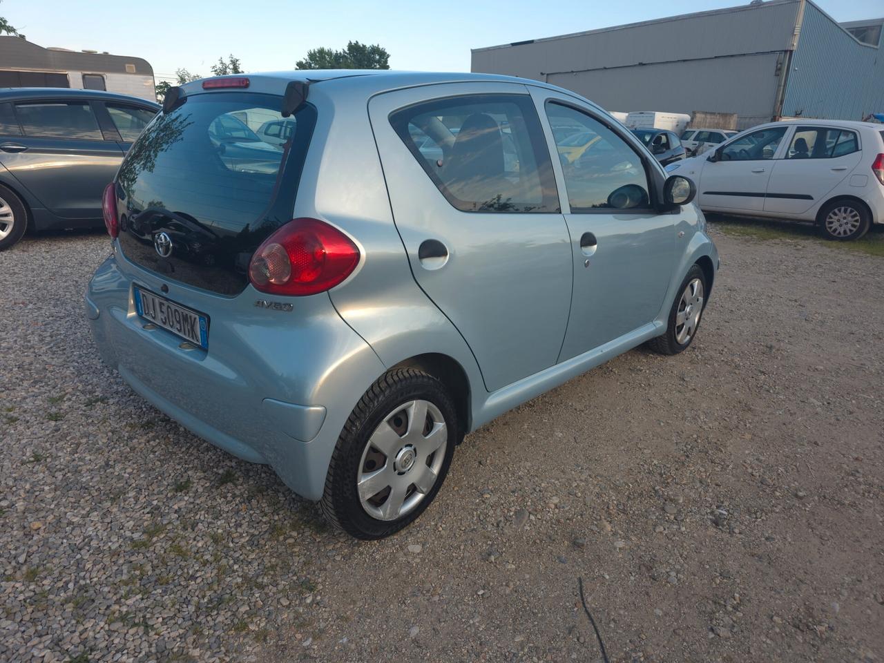 Toyota Aygo 1.0 12V VVT-i 5 porte Sol