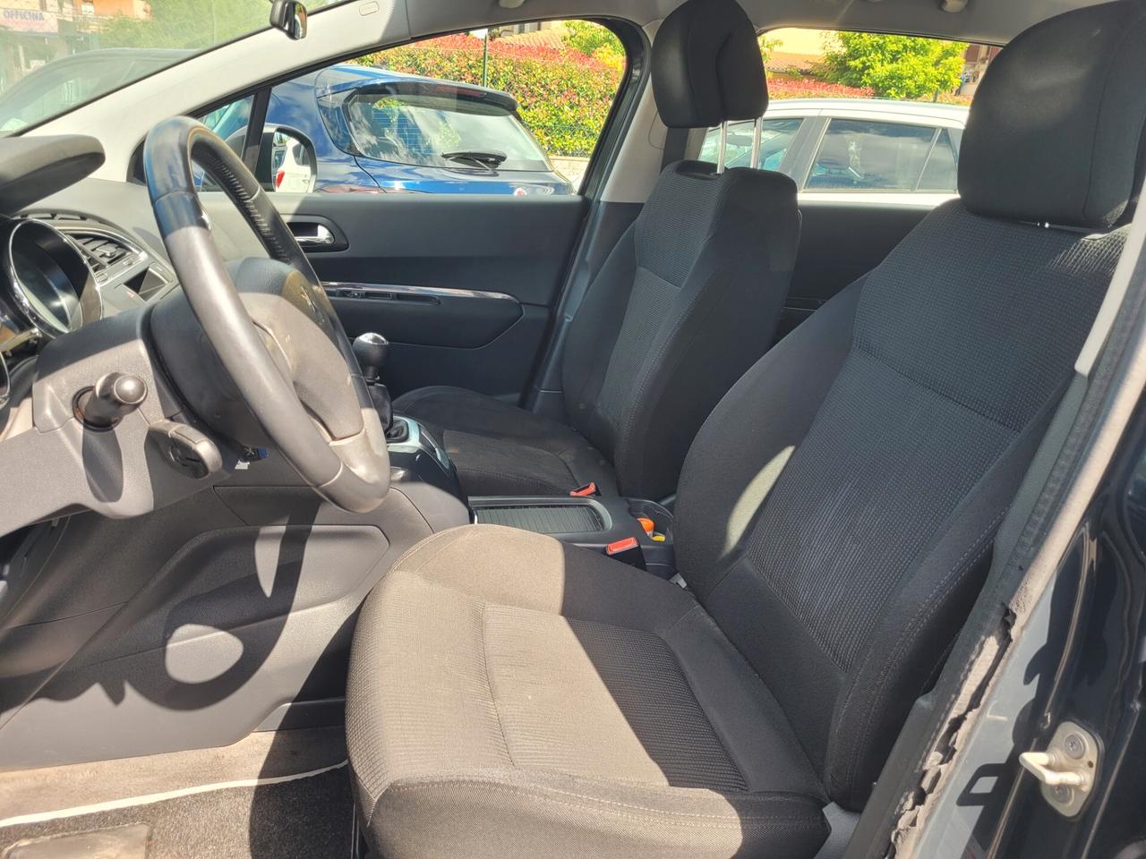 Peugeot 5008 1.6 7 POSTI