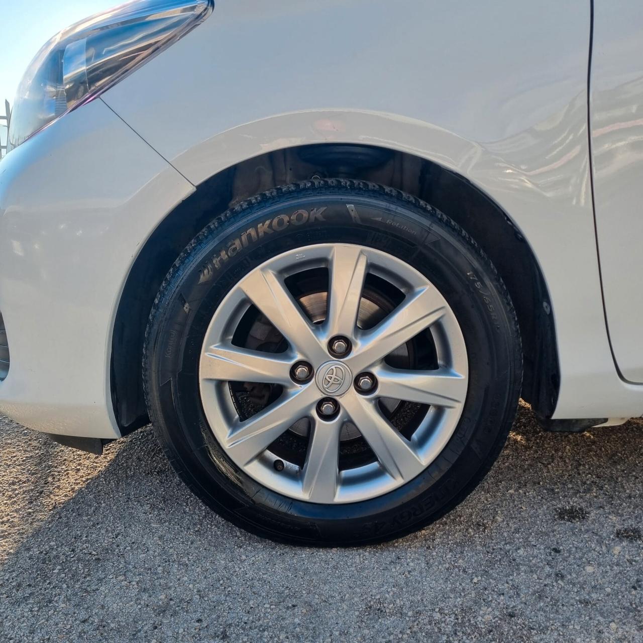 Toyota Yaris 1.0 5 porte Active