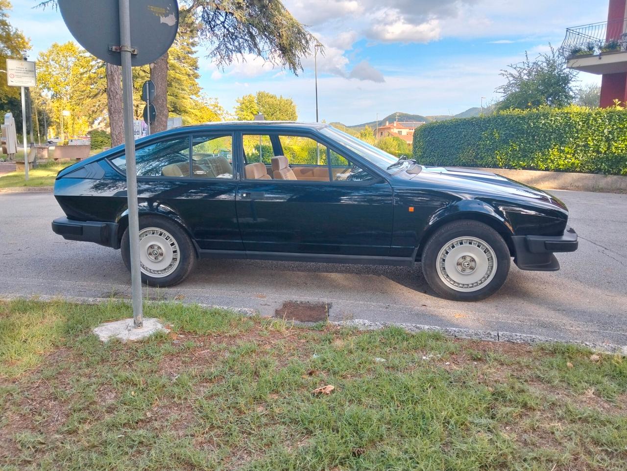 Alfa Romeo GTV 2500 v6