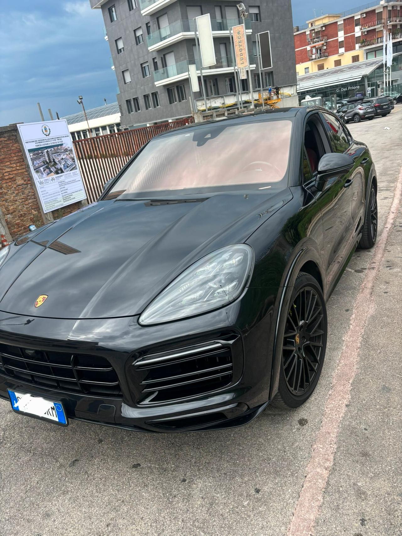 Porsche Cayenne Coupé 3.0 V6 E-Hybrid/STRAFULL