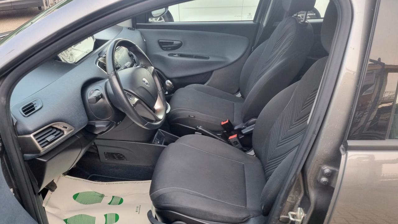 Lancia Ypsilon 1.2 69 CV 5 porte GPL Gold