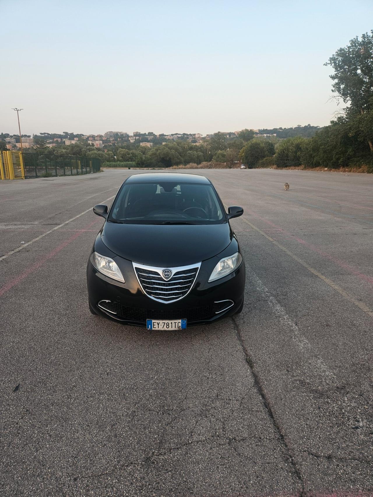 Lancia Ypsilon 1.2 69 CV 5 porte