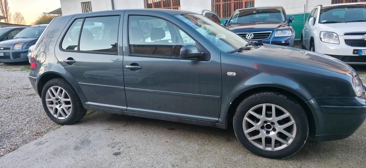 Volkswagen Golf 1.6 16V cat 5 porte Highline neop