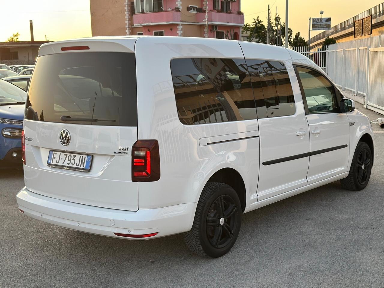 Caddy 2017 1.4 TGI DSG 110CV Aut. Highline Maxi 7